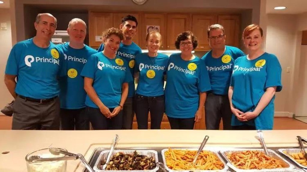 Financial professionals and Principal® staff volunteering at their local Ronal McDonald Houses. Financial professionals and Principal® staff volunteering at their local Ronal McDonald Houses.