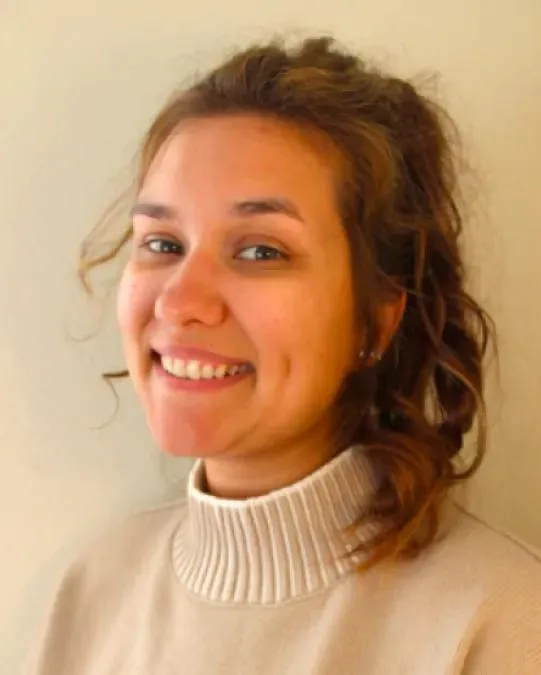 Isabel Thompson Headshot