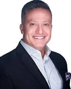 Ari Litvin headshot