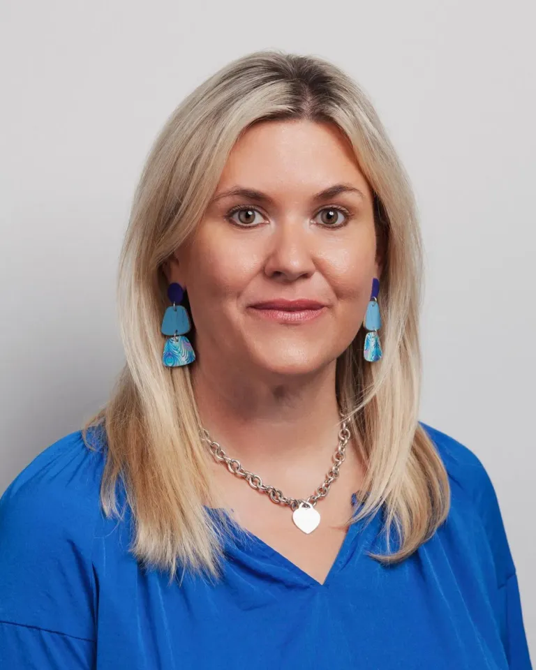 Headshot of Suzie Daggett
