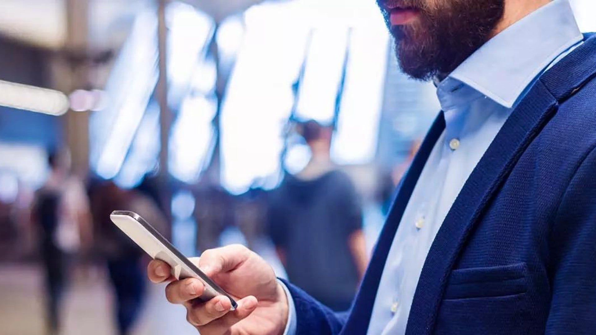 Man who is keeping his accounts safe by securing them with two-factor authentication.